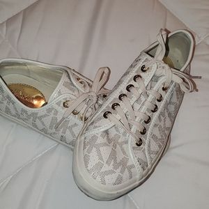 Michael Kors Shoes Size 7